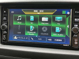 様々なオーディオソースがございます。運転中に好きな音楽を聴くことが可能です。