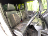 運転席シート廻りは使用感も少なく、良好な状態となっています。丁寧に使われていたことがよくわかりますね。