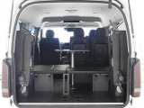 【新車/ハイエースワゴンGL/オリジナル内装架装familia】使い勝手の良いハーフベッドキッド【全国納車可能】