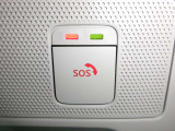 SOSコールは急病時やあおり運転被害などの危険を感じた時スイッチを押すと専門のオペレータに繋がって警察や消防への連携をサポートしてくれます。万が一の事故発生時にはエアバッグ展開と連動して自動通報します。