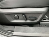 運転席パワーシートにになります☆スライドや、リクライニング、リフター(座席の高さ)の操作が楽に行えます♪