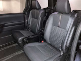 ゆとりある広々とした車内空間は、ドライブを始め買い物やレジャーなど、幅広く活躍します。一人でもみんなとでもお出かけを楽しみましょう!