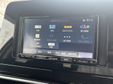 高機能なナビゲーションシステムが、快適なドライブをサポート。音楽や情報も楽しめる、充実した装備です。