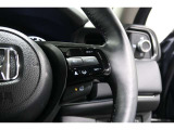 Hondaセンシングの機能のひとつ、アダプティブクルーズコントロール付!アクセルから足を離しても設定したスピードと前車との車間を保ち走行してくれます!車線維持もアシスト☆高速道路で疲労軽減ですね☆
