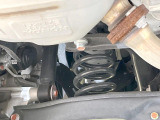 お車を安心してお乗りいただく為には、足回りの定期点検が欠かせません。サービスサポート(有償保証)では無料点検もご提供しており、安心のカーライフをお過ごしいただけるサポート体制が整っています。