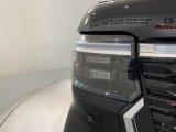 LEDヘッドライトは、点灯の瞬間から最大光量を発揮し、突然暗くなるトンネルなどでの安定感を高めます。