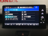 【メモリーナビ】目的地まで分かりやすく導いてくれます。初めての道でも地図が手元にある安心感が、ドライブの不安をそっと取り除いてくれます。