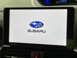 洗練されたインターフェースで、快適なドライブをサポートします。お気に入りの音楽や目的地設定が、かんたんに操作できます。
