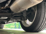 お車を安心してお乗りいただく為には、足回りの定期点検が欠かせません。サービスサポート(有償保証)では無料点検もご提供しており、安心のカーライフをお過ごしいただけるサポート体制が整っています。