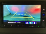 バックでの車庫入れも安心です! リアカメラが付いているバックモニター付のナビを装備しております。操作線もついており距離感も画面から確認できます。