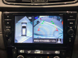 前後左右4つのカメラで、上から見たような映像をお届け、駐車時も安心、アラウンドビューモニター付(肉眼では確認し辛い左前の映像に切り替えることも可能です)。