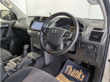 見通しのよいすっきりとした視界で、誰でも運転しやすいです。運転のしやすさは疲れにくさにも繋がりますよ♪