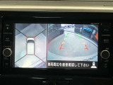 前後左右4つのカメラで、上から見たような映像をお届け、駐車時も安心、アラウンドビューモニター付(肉眼では確認し辛い左前の映像に切り替えることも可能です)。