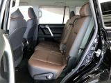 ゆとりある広々とした車内空間は、ドライブを始め買い物やレジャーなど、幅広く活躍します。一人でもみんなとでもお出かけを楽しみましょう!