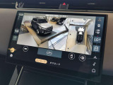 【3Dサラウンドカメラ(360&deg;カメラ)】全方位の死角となる部分や発進時・駐車時・細い路地からの運転などカメラを通してモニターで確認することが可能です。