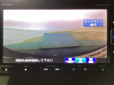 【バックカメラ】運転が苦手な方も車庫入れラクラクです!ギアをリバースに入れれば自動的に切り換わりますので、面倒な操作は不要です♪狭い駐車場もお車を傷つけず安心ですね!