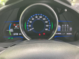 視認性の高いメーターで、運転状況を一目で把握できます。洗練されたデザインも、ドライバーの気分を爽やかにします。