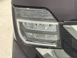 LEDヘッドライトは、点灯の瞬間から最大光量を発揮し、突然暗くなるトンネルなどでの安定感を高めます。