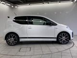 ●Volkswagenを知り尽くしたスペシャリストが隅々まで整備●各モデルの情報がインプットされた専用テスターで過去の細かな不具合を確認。モデルごとや部位ごとに専用スペシャルツールを用いて整備します。