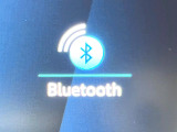 ●Bluetooth:お手持ちのスマートフォンなどと接続し、ハンズフリー通話や臨場感溢れるミュージック再生をお楽しみいただけます。無線接続ですので煩わしさもありません♪