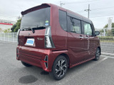 スタイリッシュなリアデザイン。特徴的なテールランプが、遠くからでも目を引きます。コンパクトながらも、存在感のあるリアスタイルです。
