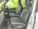 運転席からの視界は良好で、運転操作もスムーズに行えます。快適なドライビングポジションで、安全な運転をサポートします。