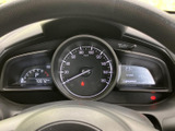 視認性の高いメーター類で、運転に必要な情報を的確に把握できます。落ち着いたデザインが、運転に集中できる空間を演出します。