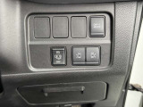 両側が電動スライドドアで、左右どちらからでも乗り降りOK。更に運転席のスイッチ、インテリキーのボタンでも開閉自在。挟み込み防止機能も安心です!