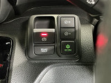 パーキングブレーキはスマートな電子制御式と合わせて渋滞時等にブレーキペダルから足を離しても停車状態を保持してくれるオートブレーキホールド機能で運転が楽になります。スタートはアクセルペダルを踏むだけ