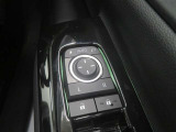電動格納ミラー! スイッチひとつでミラーを畳めます。
