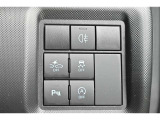 「大きな車を運転するのが不安」という方も安心してください!ブザーと光でお知らせしてくれます♪もちろん頼りきりはNGですよ!