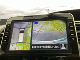 バックモニターで後方確認がしやすく、狭い場所での駐車も安心。安全な運転をサポートする、頼れる機能です。