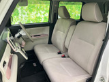 シンプルで使いやすい操作系が特徴です。運転に集中できる、機能的な空間設計です。