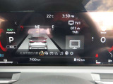 見やすいメーター類。 中央部のディスプレイには車両情報の表示や車両運転支援装備のON/OFFを行えます。