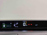 TFTカラ-マルチインフォメ-ションディスプレイ4.2インチの液晶画面に、安全・安心のコンテンツやオ-トエアコンのステ-タスなど、さまざまな運転情報を表示し見やすさにこだわったメ-タ-です♪
