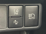 駐車時の安全性を高めるバックモニター。狭い場所でもスムーズな駐車をサポートします。後方の状況をしっかりと確認できます。