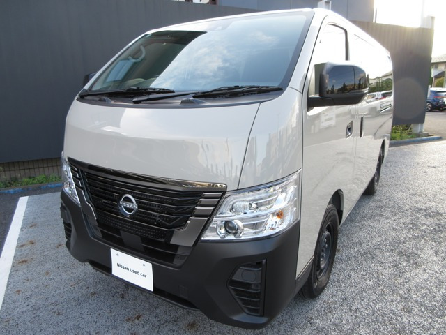 キャラバン 2.4 プレミアム GX ロング MYROOM 跳ね上げベッド ディーゼル 4WD