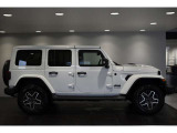 台形のホイールハウスもJeepの特徴。横から見てもJeepだとわかりますね!