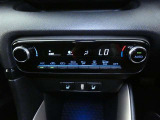 フロントオートエアコン装備ですので常にお好みの温度に調整ができ車内を快適な空間に保ってくれます。