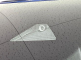 【スマートシティブレーキサポート】低速走行中に前方の車両等を認識し、衝突しそうな時は警報とブレーキで衝突回避と被害軽減をアシスト。より安全にドライブをお楽しみいただけます。