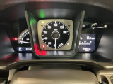 速度計周りもデザインがイイですよ!