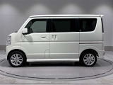 色はパールホワイト(Z7T)です。