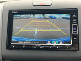 後方確認モニターは、安全な駐車をサポートし、狭い場所での運転をより安心にアシストします。運転に自信がない方にもおすすめです。