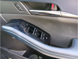 ドアミラーもAUTOで格納とっても便利です♪ウインドー操作も全てオート機能を採用しております☆