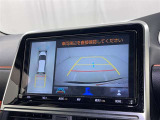 バックモニター付なので後退時に後方が見えるので安心。 車は構造上、死角がたくさんなので万が一を考えると必須ですね。 あくまで補助の為の装備、バックは目視で確認する事が重要ですよ。