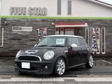 当店では、BMW MINIを中心に個性的な車の販売をしております。見ているだけでも楽しい車を展示してますので、遊びがてらにてもご来店下さい。写真画像を見ていただくとオリジナルの整備内容がご確認で出来ます。