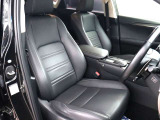 【車屋】として、長く車業界に従事した経験豊富なスタッフが多数在籍しております。