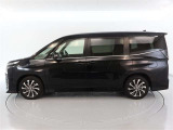 納車1カ月後には無料1カ月点検をご用意しています。車検や12カ月点検、オイル交換などのアフターメンテナンスも県内50店舗の整備工場におまかせください。