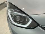 LEDヘッドライトは、点灯の瞬間から最大光量を発揮し、突然暗くなるトンネルなどでの安定感を高めます。