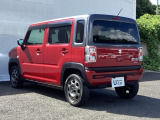 リアはプライバシーガラス付です。見た目もかっこいいですよね。また、太陽光を防ぐので冷房の効きを良くする効果もあるんです。エアコンを控えめにすれば燃費向上も見込めますよ。